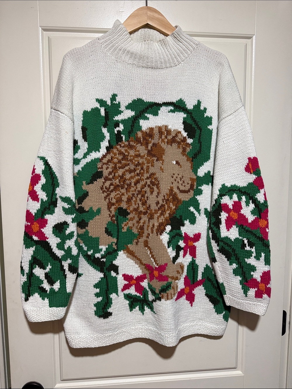 Saks fifth avenue vintage hand knit Lion Intarsia Turtleneck Sweater - Women l